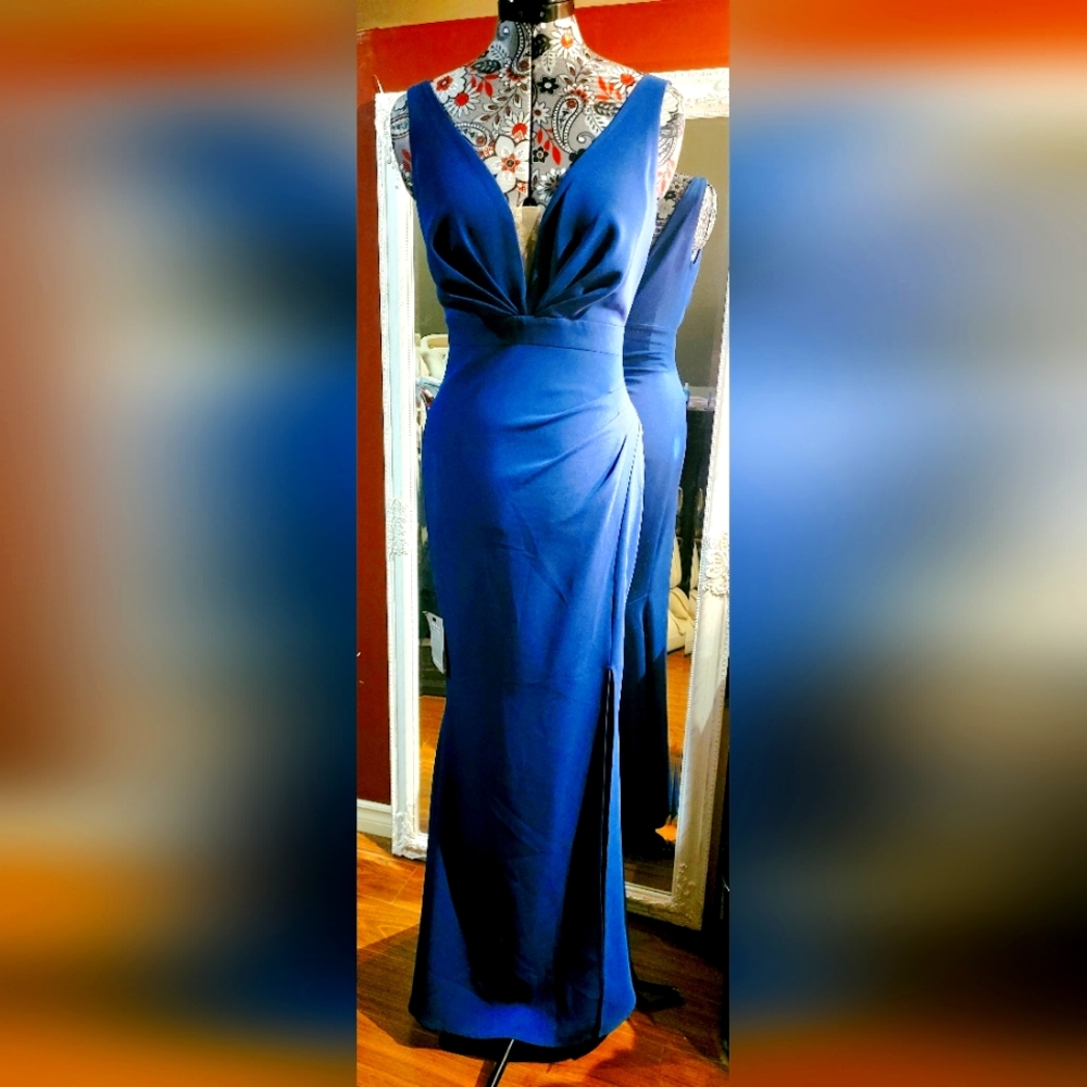 NWT lechateau Evening Gown Navy Blue sz 2